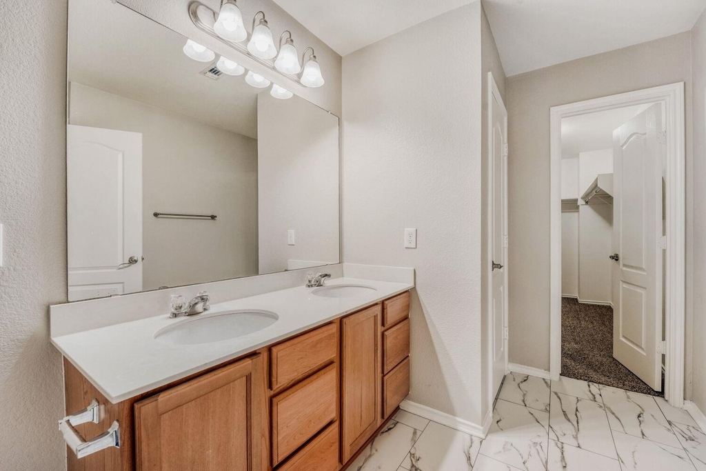 11209 Drumellan St - Photo 24