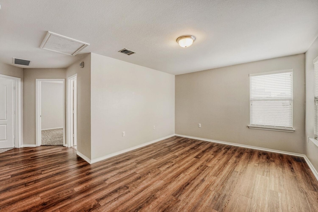 11209 Drumellan St - Photo 11