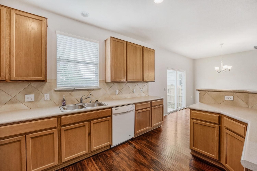 11209 Drumellan St - Photo 9