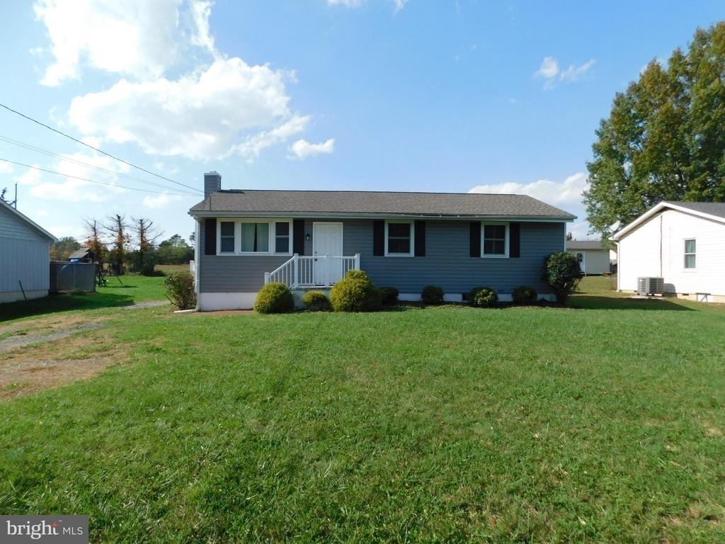 146 Sunset Drive - Photo 0