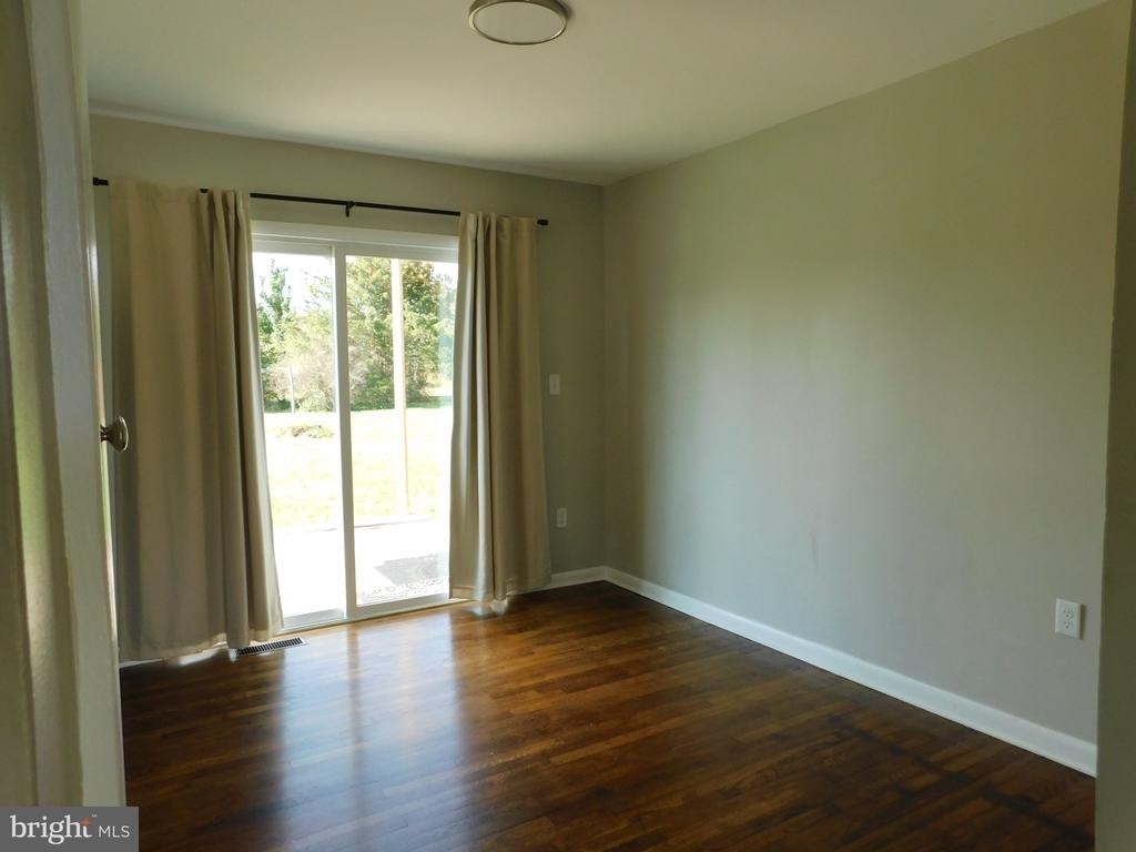 146 Sunset Drive - Photo 3
