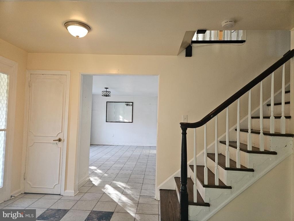 585 General Patterson Drive - Photo 3