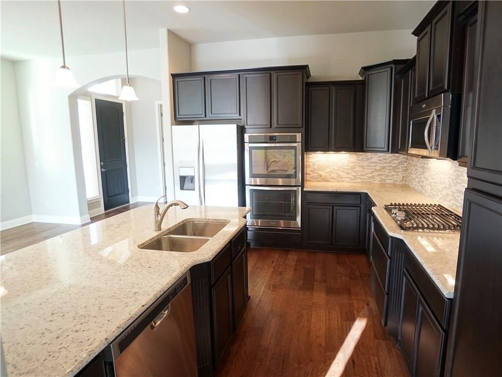 210 Darwins Way - Photo 2