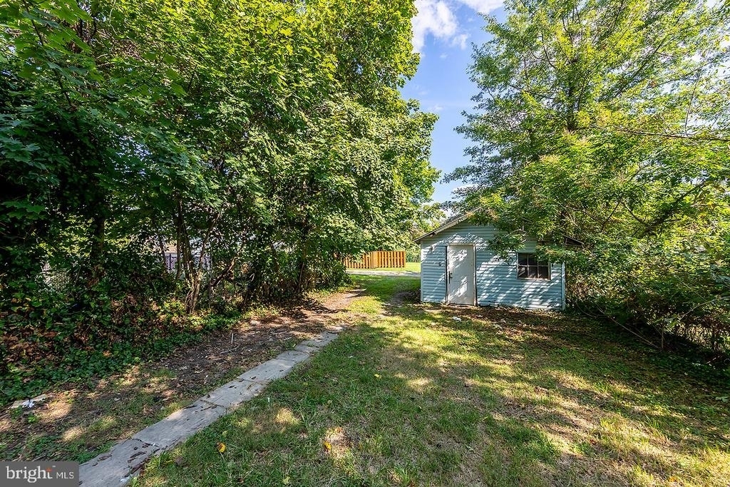 108 Eighth Street - Photo 17