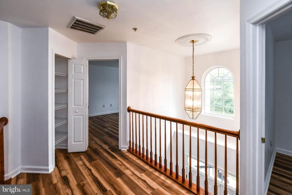 8818 Maple Avenue - Photo 15