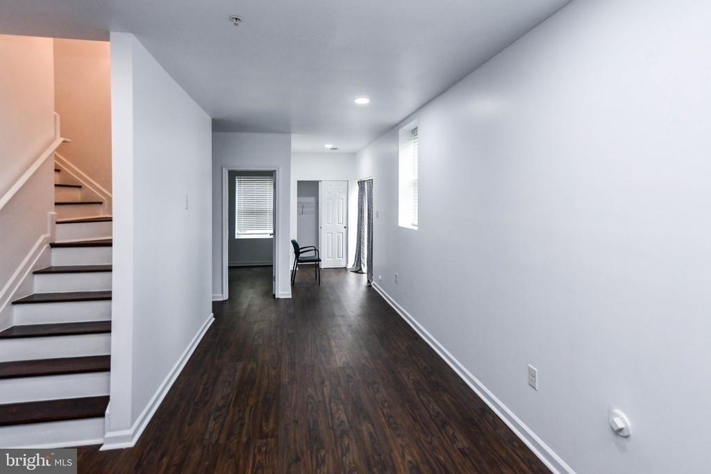 8818 Maple Avenue - Photo 18