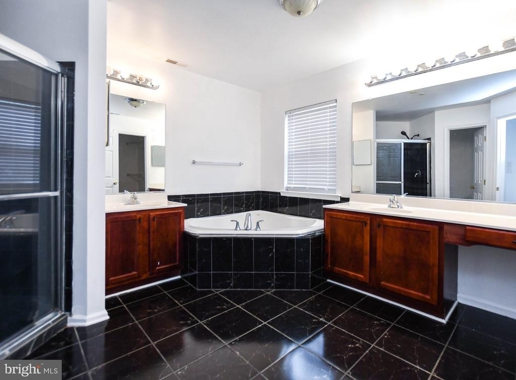 8818 Maple Avenue - Photo 12