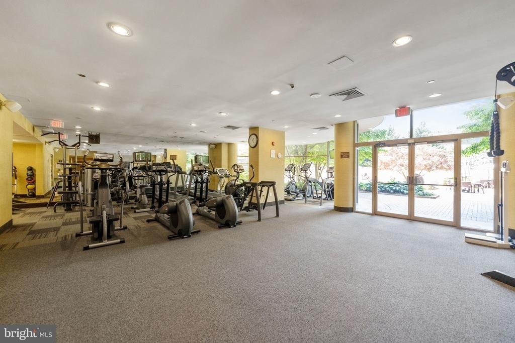 10101 Grosvenor Place - Photo 19