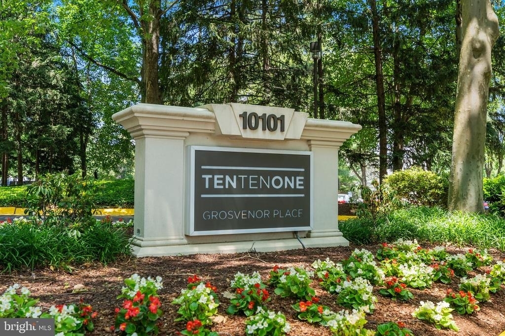10101 Grosvenor Place - Photo 27