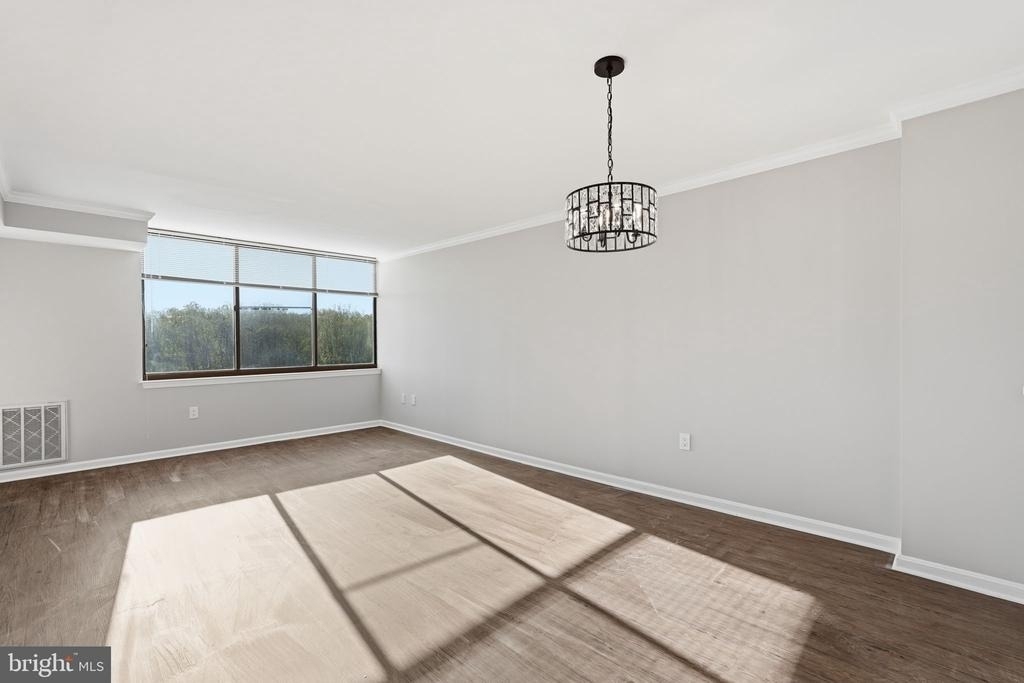 10101 Grosvenor Place - Photo 1