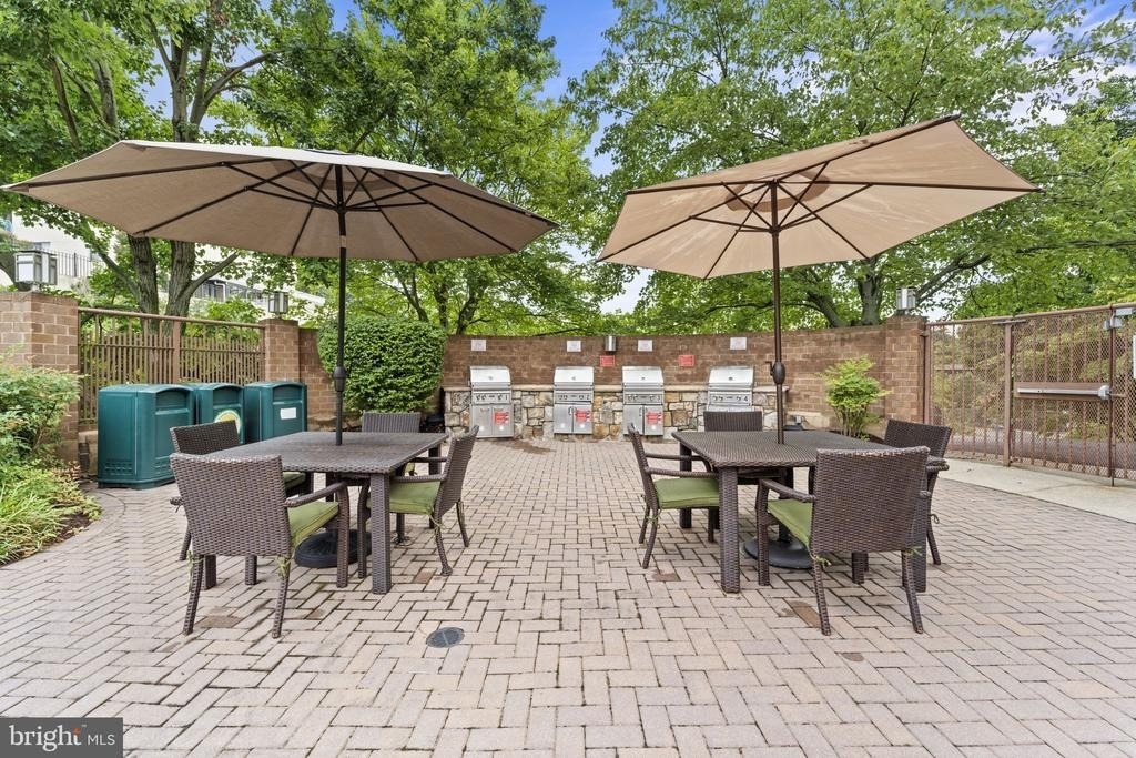 10101 Grosvenor Place - Photo 24