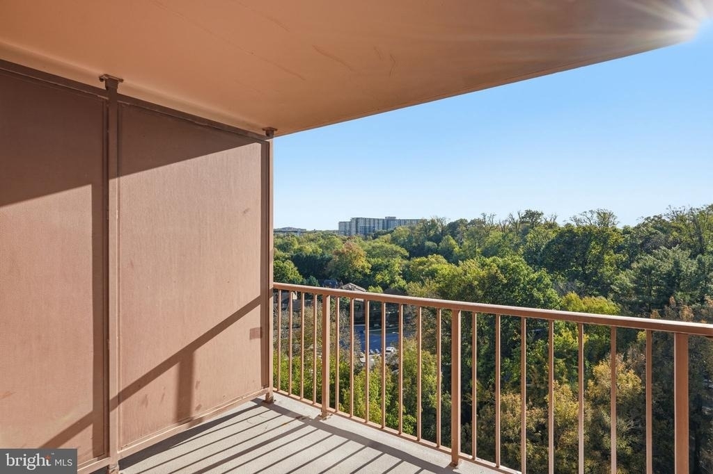 10101 Grosvenor Place - Photo 13