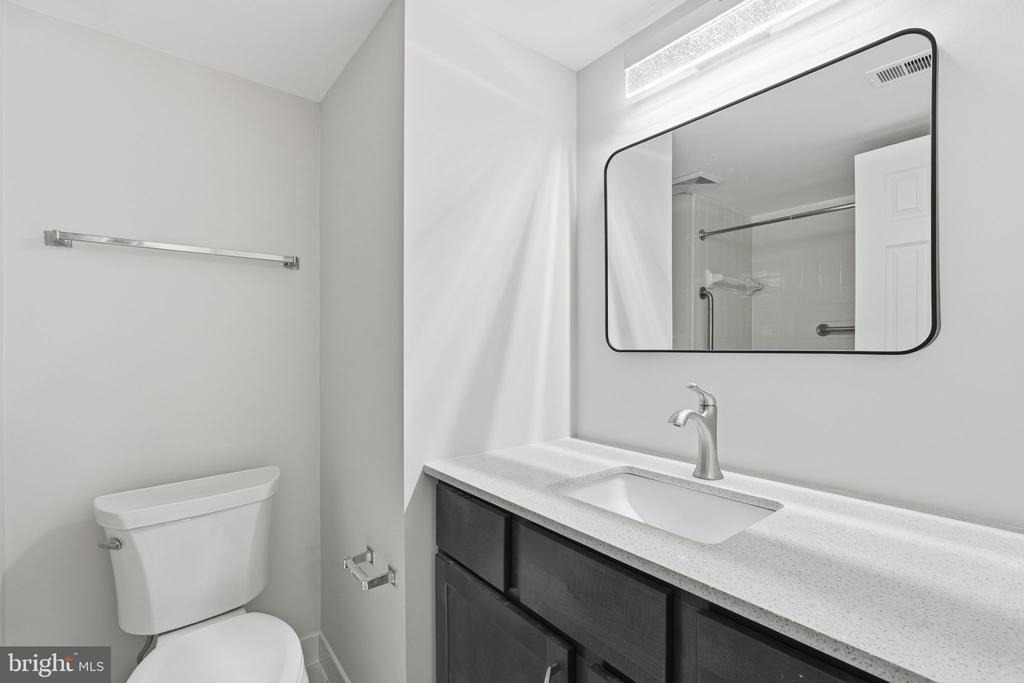 10101 Grosvenor Place - Photo 9