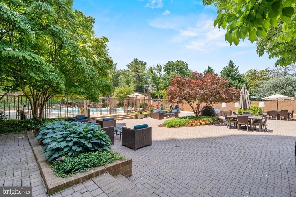 10101 Grosvenor Place - Photo 23