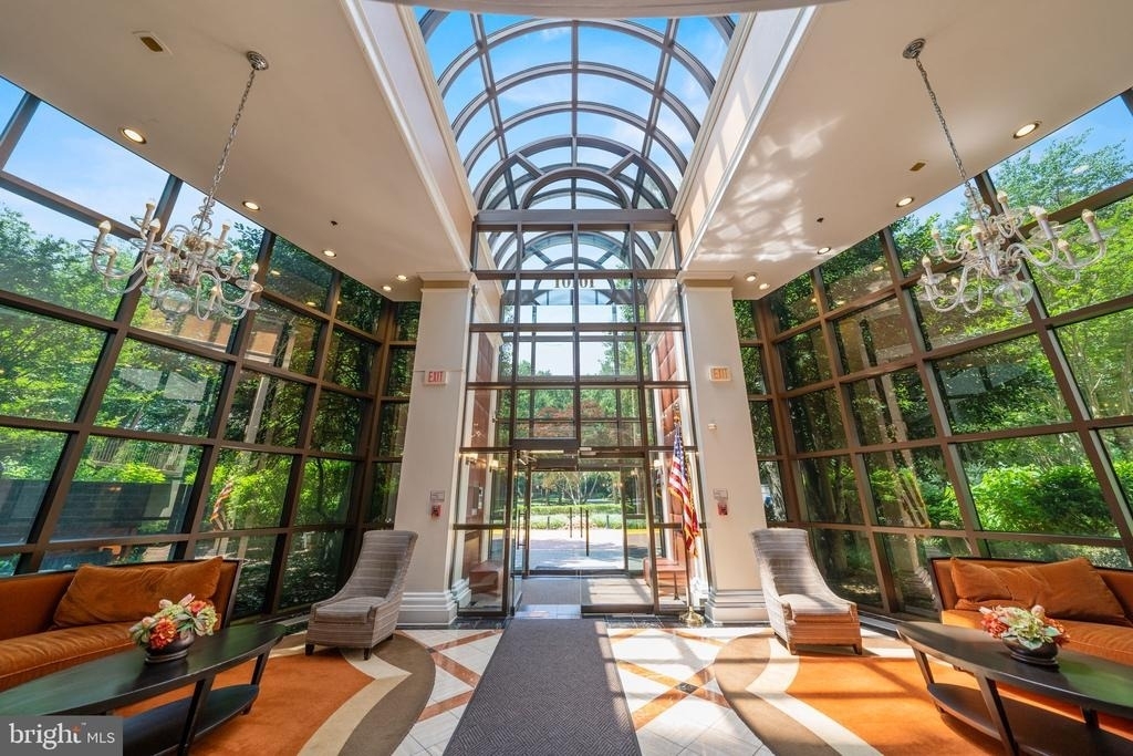 10101 Grosvenor Place - Photo 20