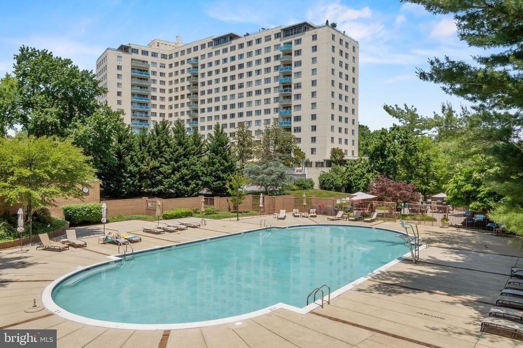 10101 Grosvenor Place - Photo 17
