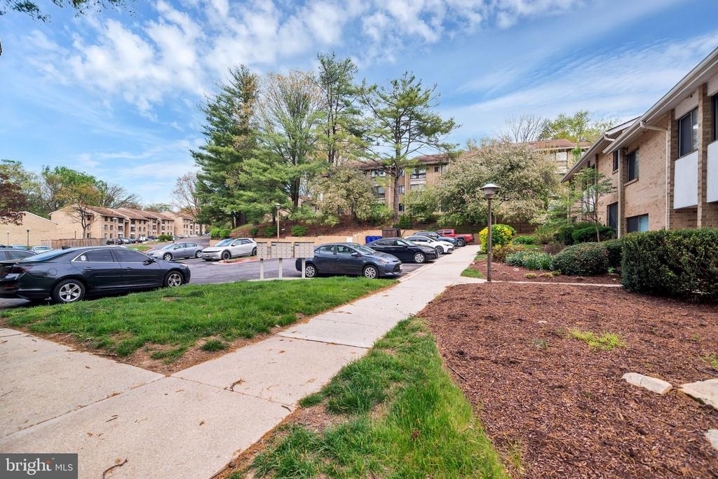 8864 Roll Right Court - Photo 33