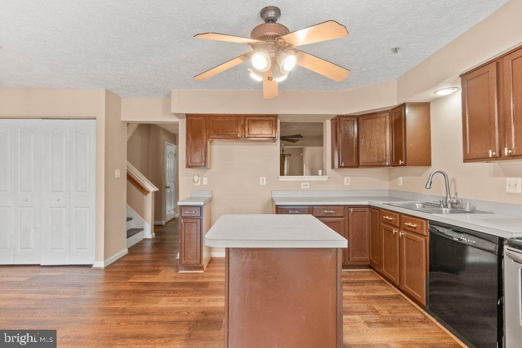 225 Woodland Green Way - Photo 18