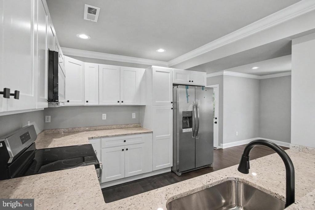 7501 Riddle Avenue - Photo 12