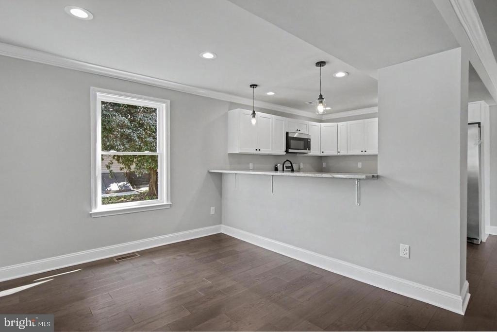 7501 Riddle Avenue - Photo 10