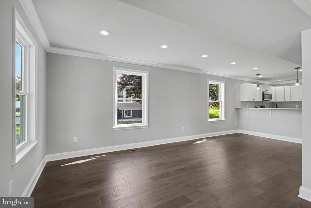 7501 Riddle Avenue - Photo 5