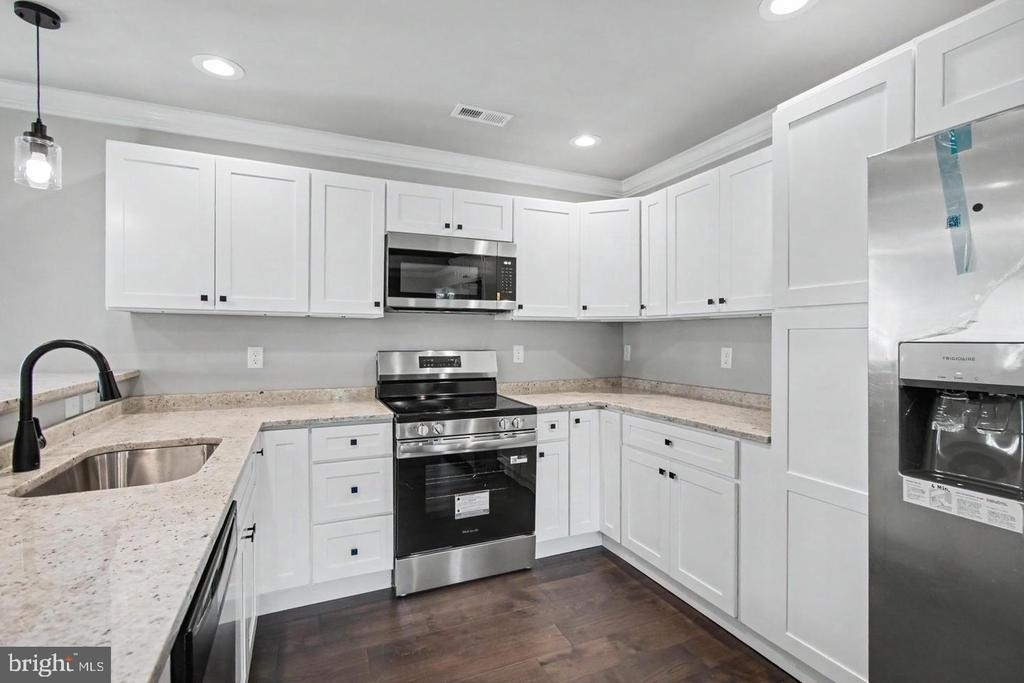 7501 Riddle Avenue - Photo 14