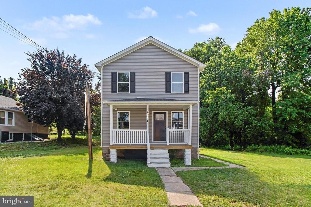 7501 Riddle Avenue - Photo 0