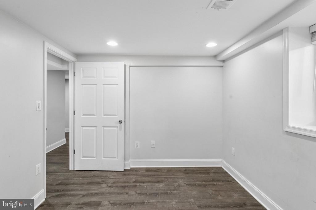 5027 11th Street Ne - Photo 42