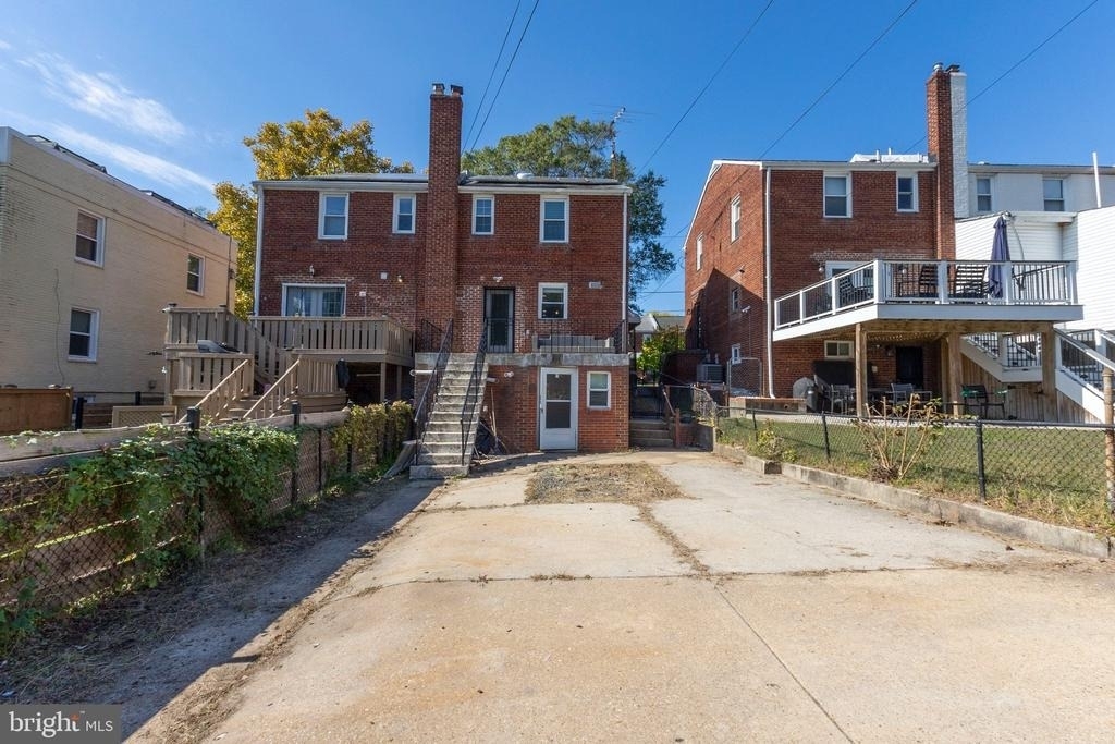 5027 11th Street Ne - Photo 49