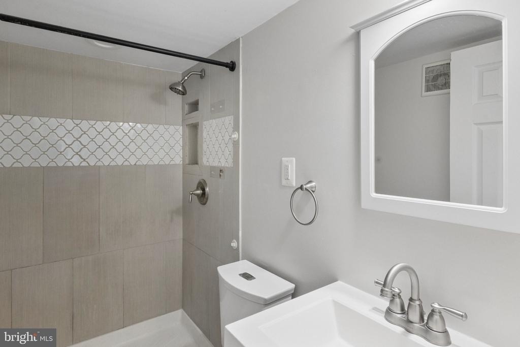 5027 11th Street Ne - Photo 44