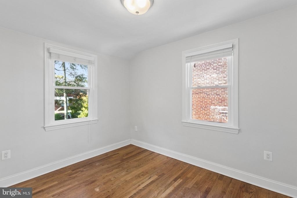 5027 11th Street Ne - Photo 27
