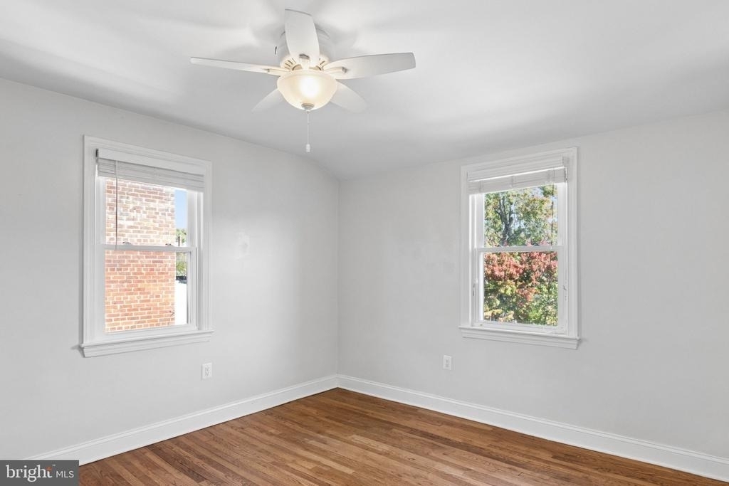 5027 11th Street Ne - Photo 16