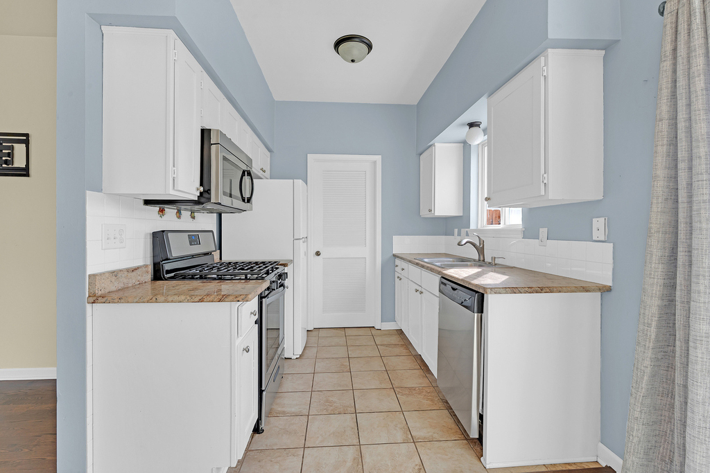 14030 Danbury Drive - Photo 7