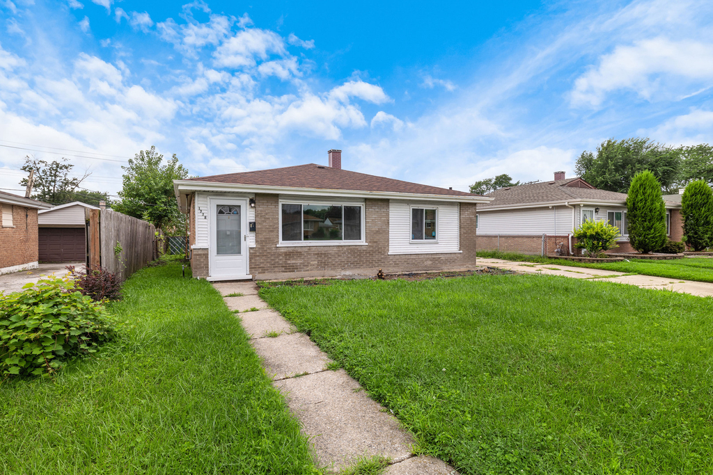 1278 Burnham Avenue - Photo 1