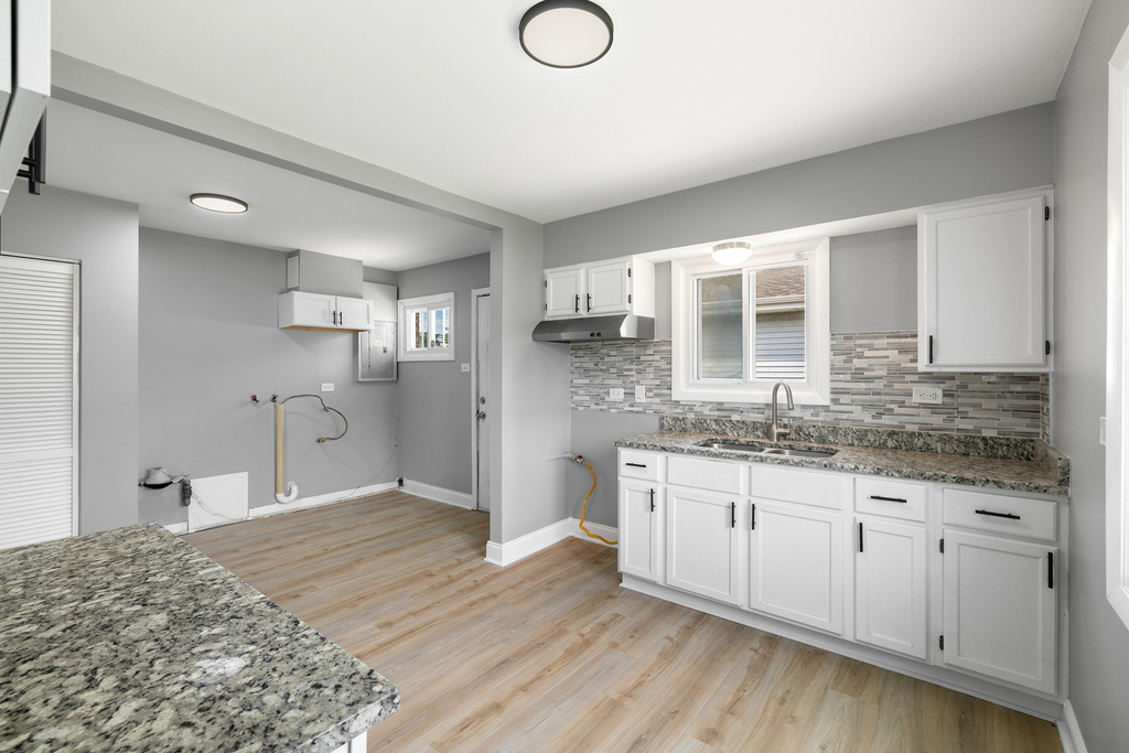 1278 Burnham Avenue - Photo 6