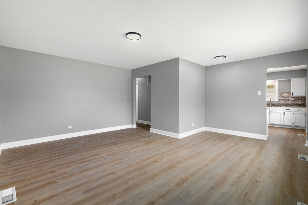 1278 Burnham Avenue - Photo 3