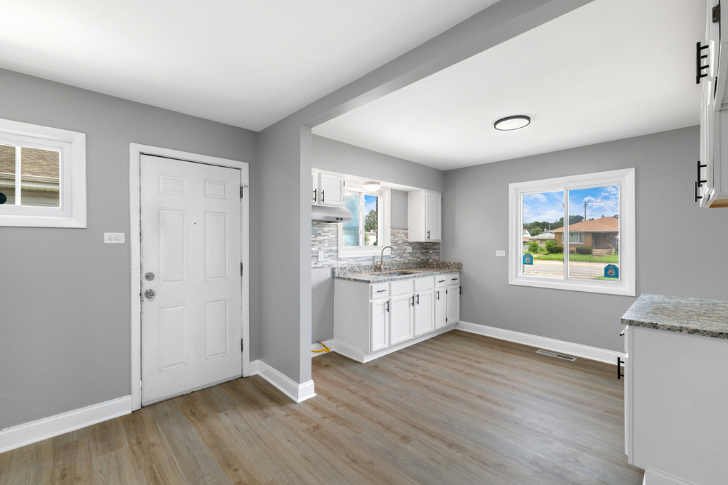 1278 Burnham Avenue - Photo 10