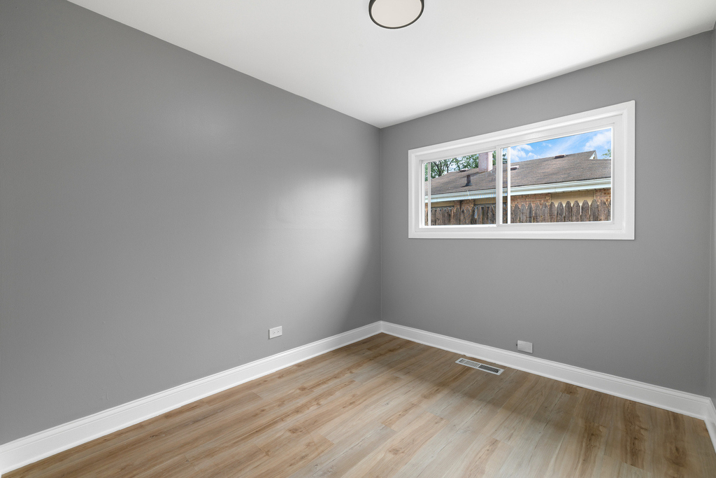 1278 Burnham Avenue - Photo 18
