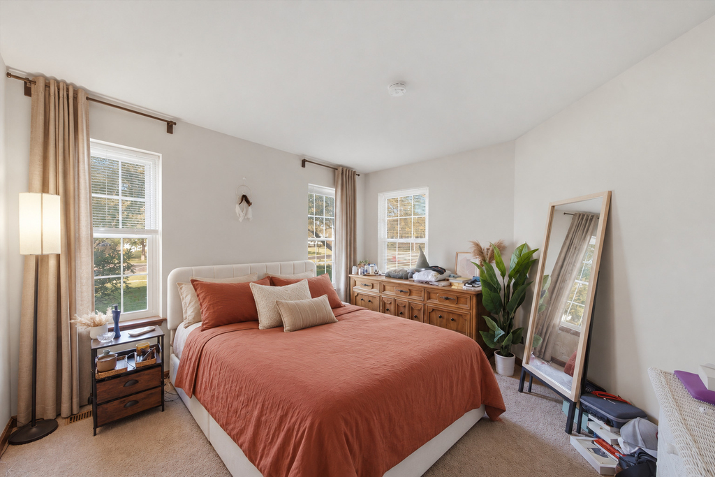 633 W Streamwood Boulevard - Photo 5
