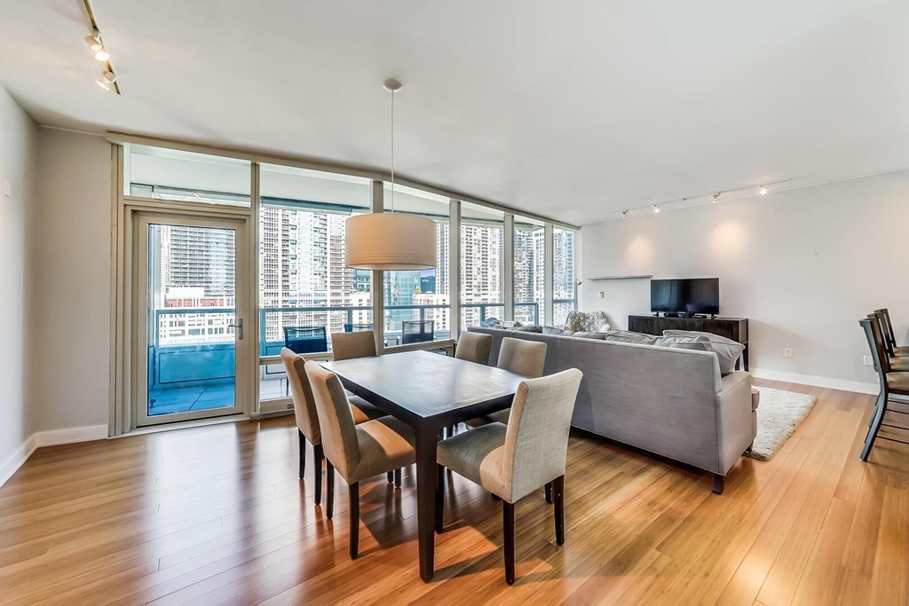 340 E Randolph Street - Photo 3
