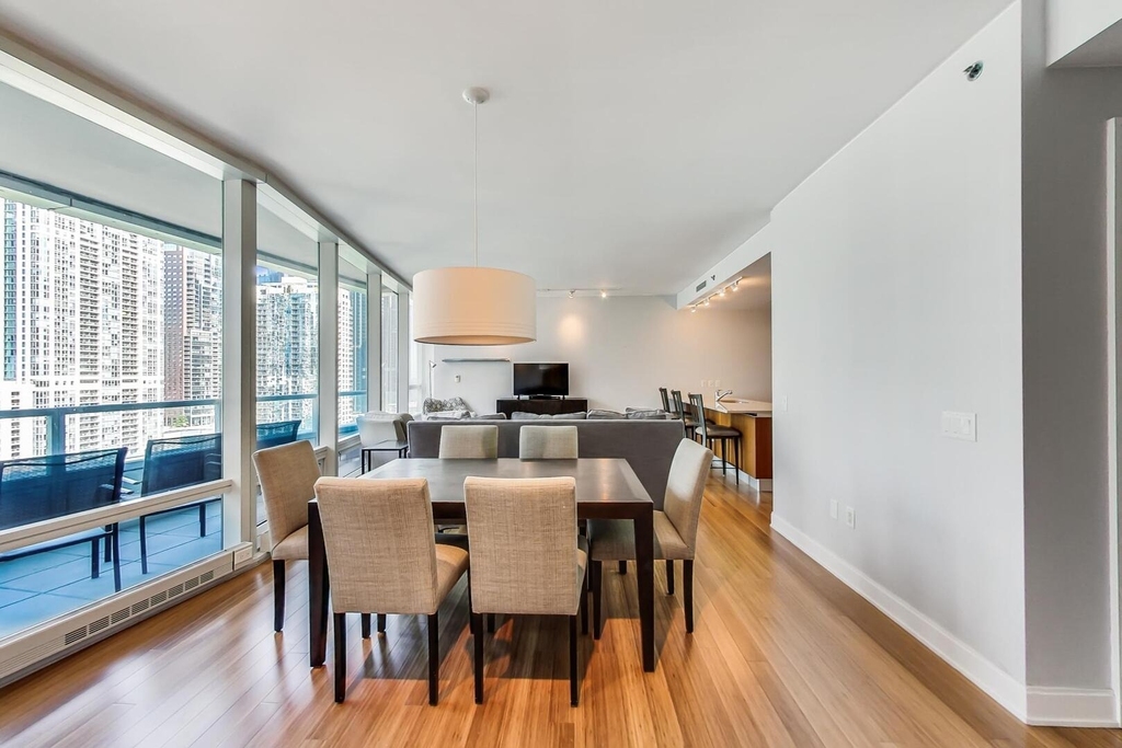 340 E Randolph Street - Photo 4