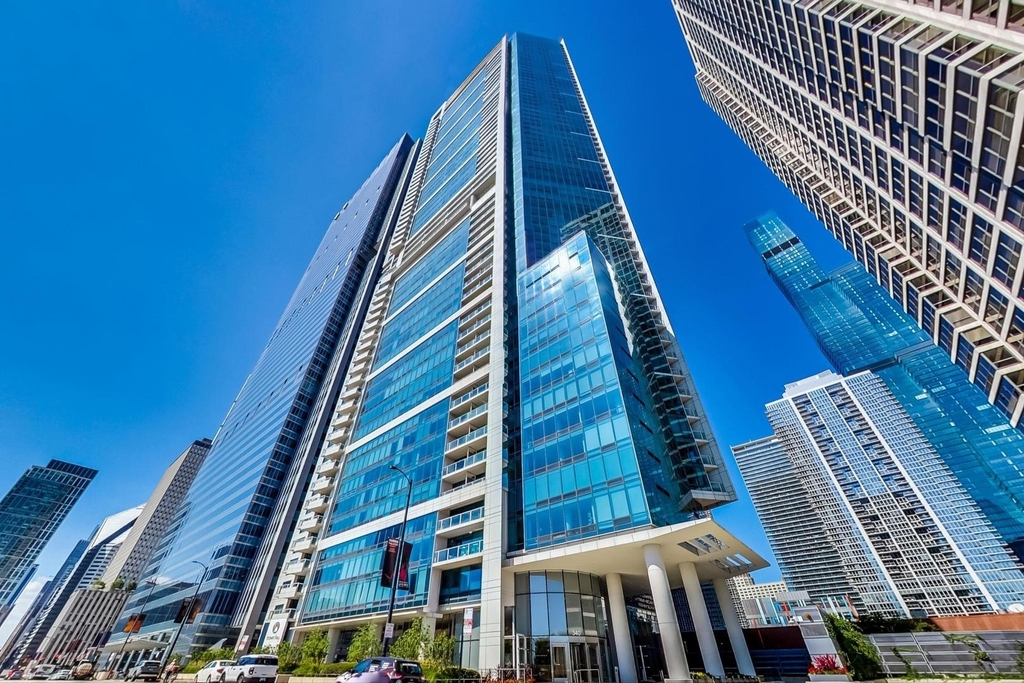 340 E Randolph Street - Photo 0