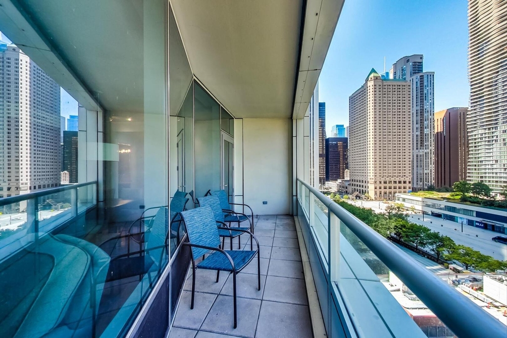 340 E Randolph Street - Photo 9
