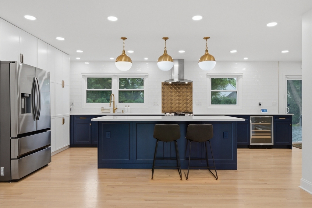 740 Thompson Court - Photo 1