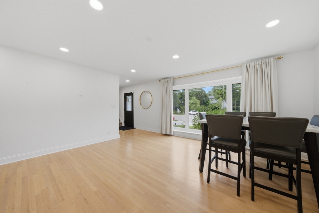 740 Thompson Court - Photo 7