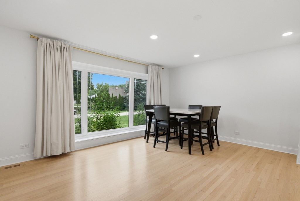 740 Thompson Court - Photo 6