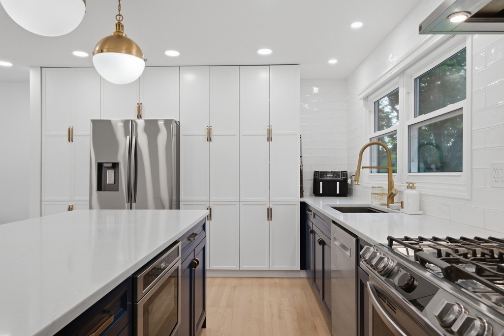 740 Thompson Court - Photo 13