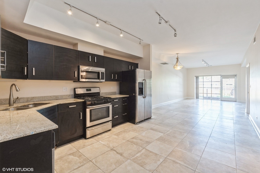 2801 W Ardmore Avenue - Photo 1
