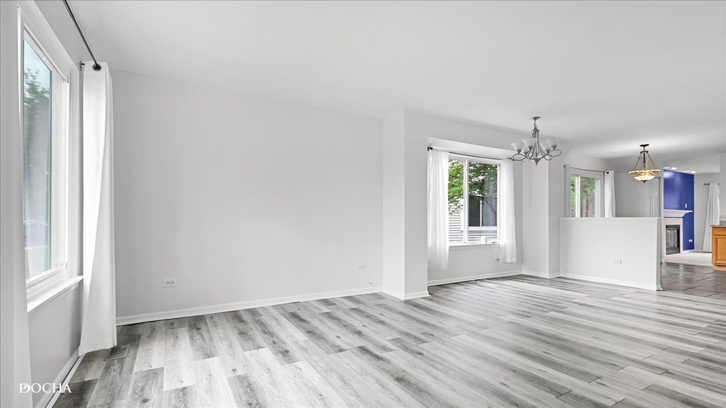 2449 Mayfield Drive - Photo 3