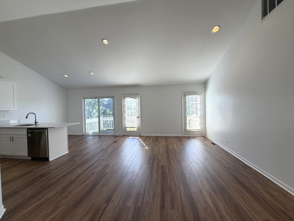 1228 Bradwell Lane - Photo 3